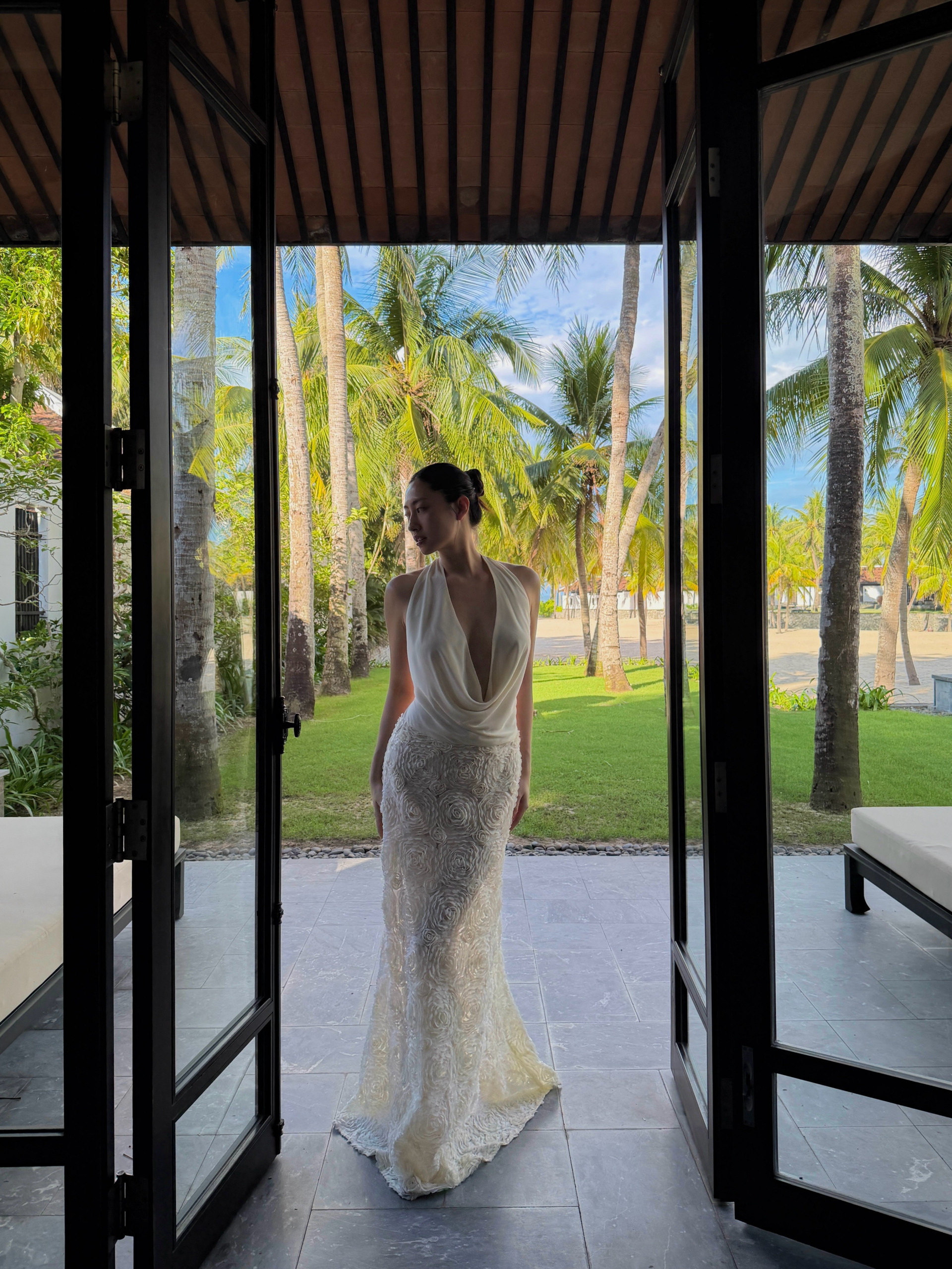 Mỹ nh&acirc;n ch&acirc;n d&agrave;i nhất showbiz: T&eacute; ng&atilde; vẫn slay như cảnh phim, đời thường l&agrave; cao thủ mặc đẹp- Ảnh 4.
