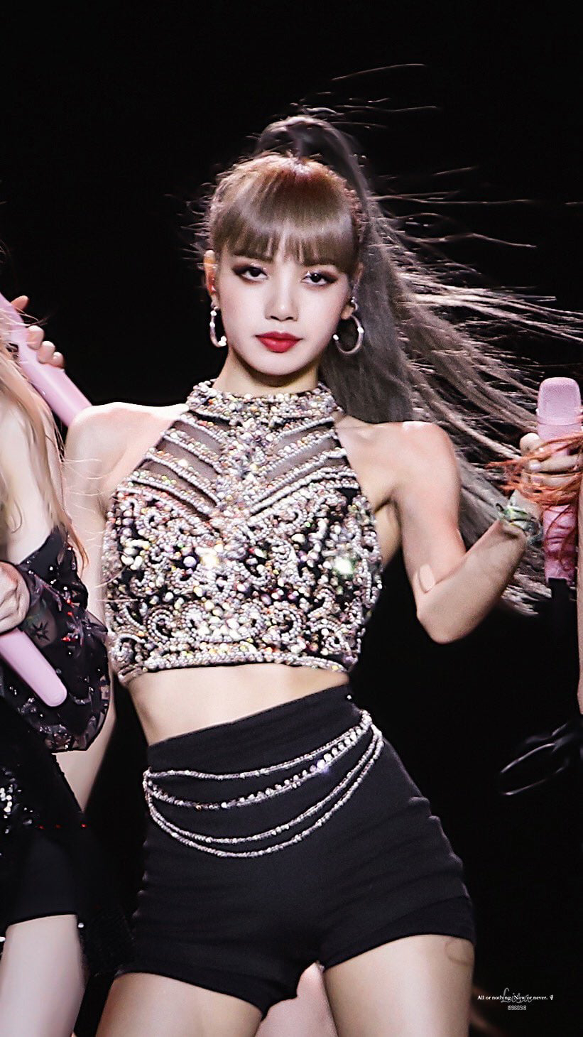 Lisa (BLACKPINK) cứ thế n&agrave;y ai m&agrave; chịu nổi!- Ảnh 10.