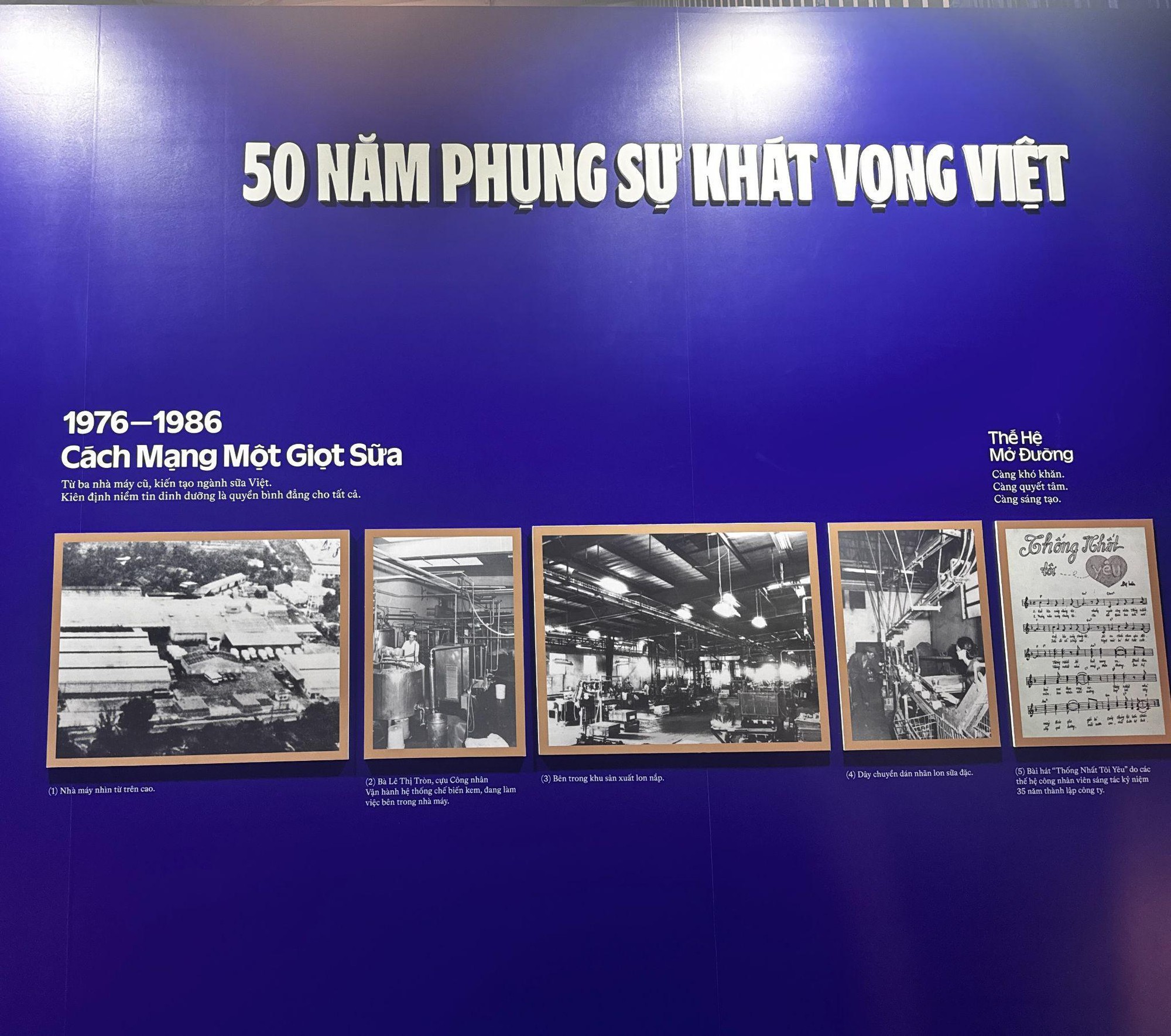 H&agrave;ng ngh&igrave;n người đổ về triển l&atilde;m &ldquo;50 năm phụng sự kh&aacute;t vọng Việt&rdquo; của Vinamilk ở TP.HCM: V&agrave;o cửa miễn ph&iacute; khi về c&oacute; ảnh xinh, qu&agrave; xịn - Ảnh 4.