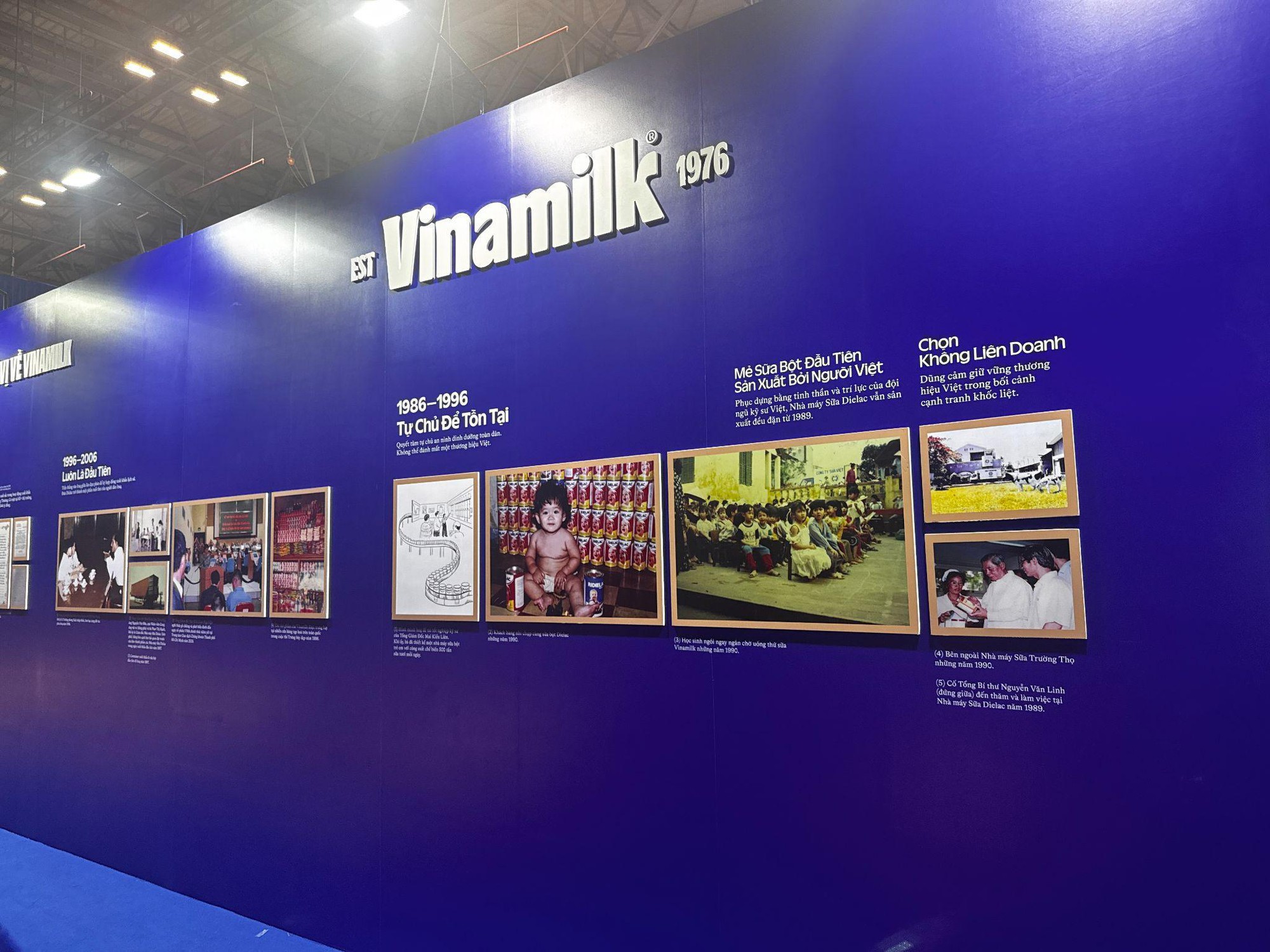 H&agrave;ng ngh&igrave;n người đổ về triển l&atilde;m &ldquo;50 năm phụng sự kh&aacute;t vọng Việt&rdquo; của Vinamilk ở TP.HCM: V&agrave;o cửa miễn ph&iacute; khi về c&oacute; ảnh xinh, qu&agrave; xịn - Ảnh 5.