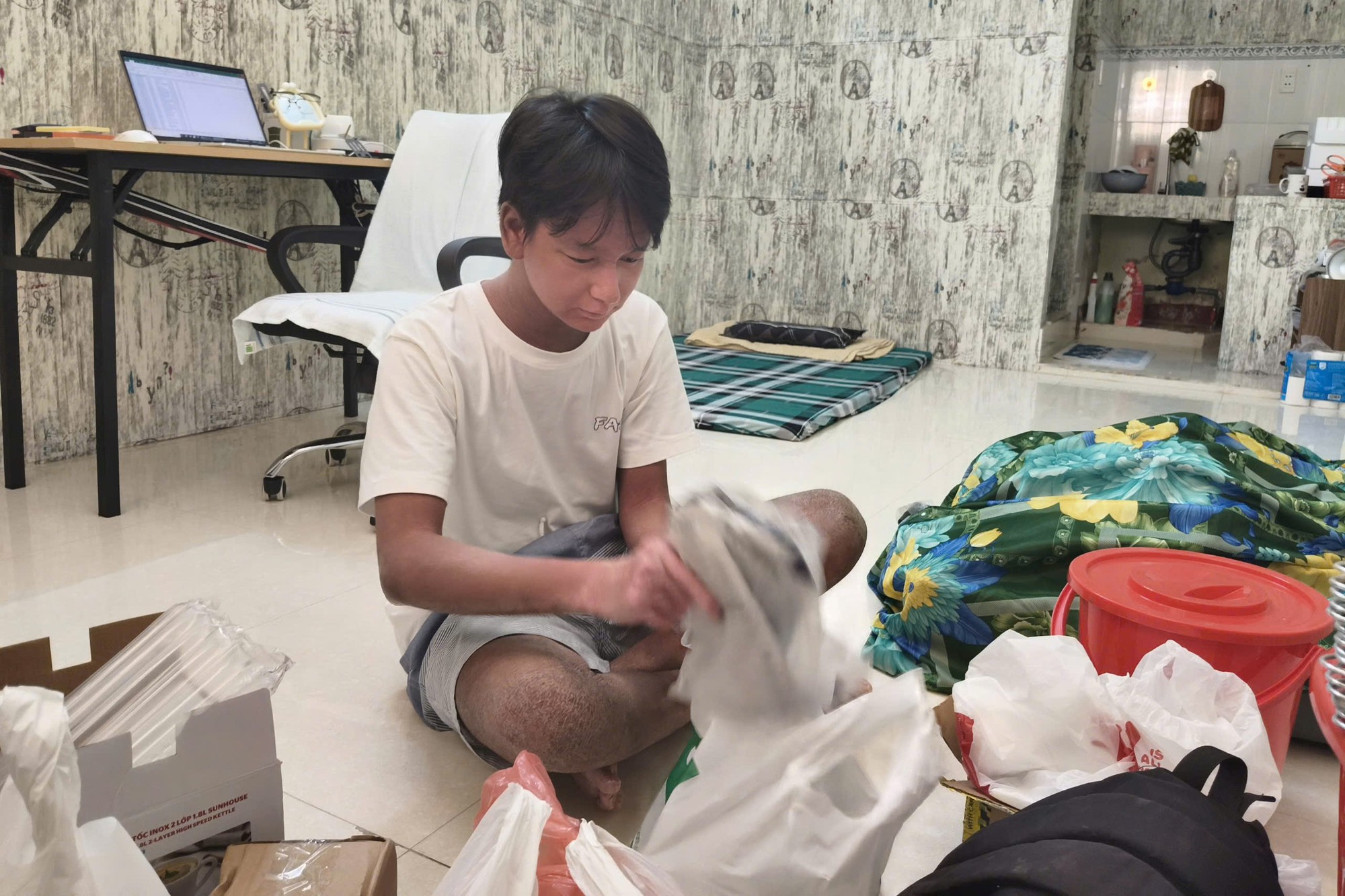 Cậu bé "người rắn" từng bị bạn bè xa lánh, 12 tuổi mới được vào lớp 1, giờ đã thành tân sinh viên- Ảnh 7.