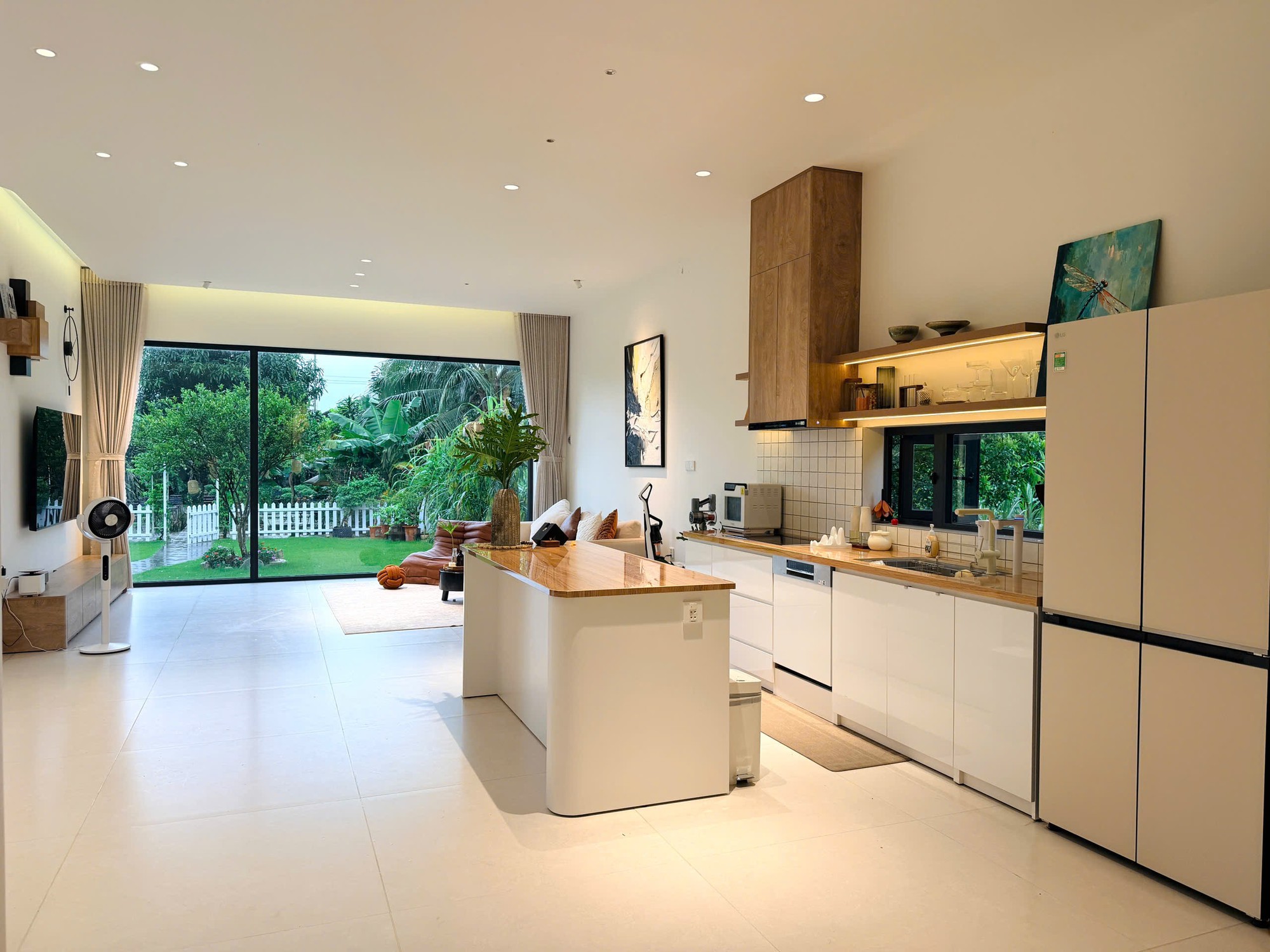 Căn nh&agrave; c&oacute; c&acirc;y ch&ocirc;m ch&ocirc;m cả MXH &ldquo;khao kh&aacute;t&rdquo;: Nằm giữa khu&ocirc;n vi&ecirc;n 6.000m2 ở L&acirc;m Đồng, l&agrave; m&oacute;n qu&agrave; thừa kế - Ảnh 10.