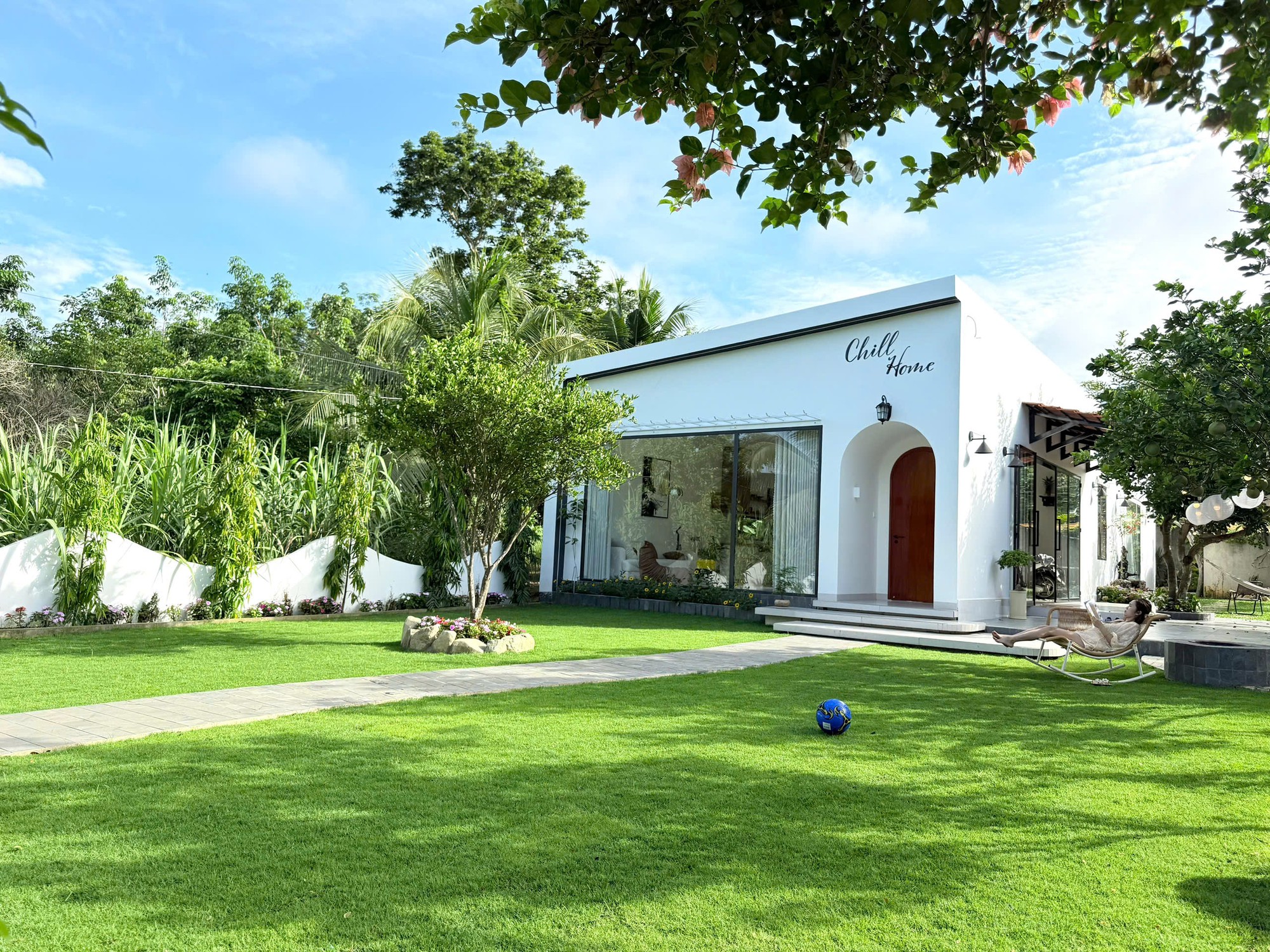 Căn nh&agrave; c&oacute; c&acirc;y ch&ocirc;m ch&ocirc;m cả MXH &ldquo;khao kh&aacute;t&rdquo;: Nằm giữa khu&ocirc;n vi&ecirc;n 6.000m2 ở L&acirc;m Đồng, l&agrave; m&oacute;n qu&agrave; thừa kế - Ảnh 8.