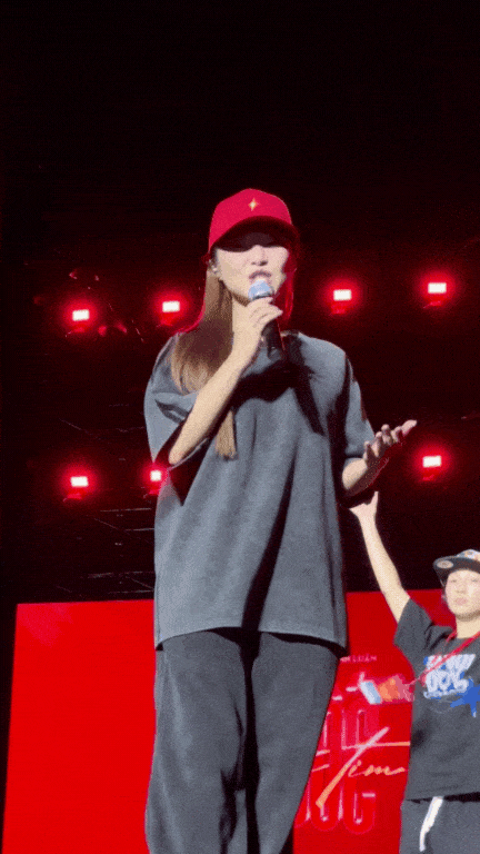 Hương Tr&agrave;m rạng rỡ, H&ograve;a Minzy tr&agrave;n đầy năng lượng c&ugrave;ng d&agrave;n sao đổ bộ tổng duyệt Concert Tổ Quốc Trong Tim- Ảnh 5.