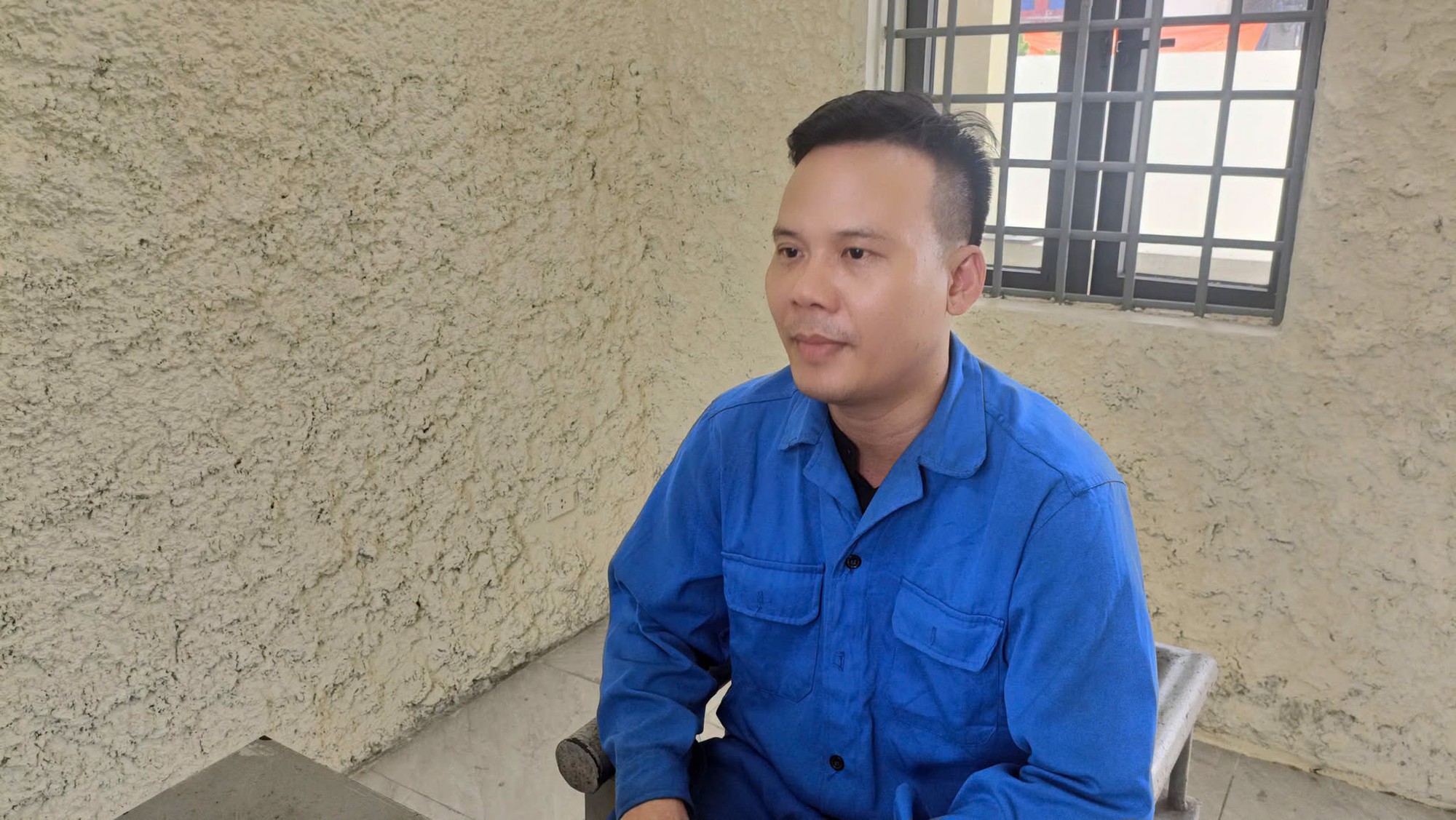 Kh&aacute;m x&eacute;t chỗ ở, bắt giữ kẻ tự xưng 'thần y' Nguyễn Văn Mạnh SN 1977- Ảnh 2.
