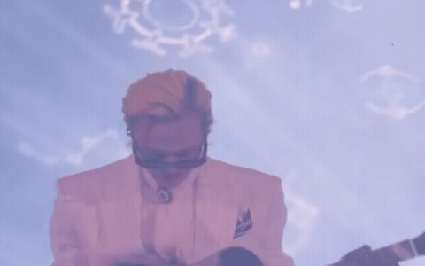 Sau 15 năm, G-Dragon lại "đập vỡ c&acirc;y đ&agrave;n" - Ảnh 5.