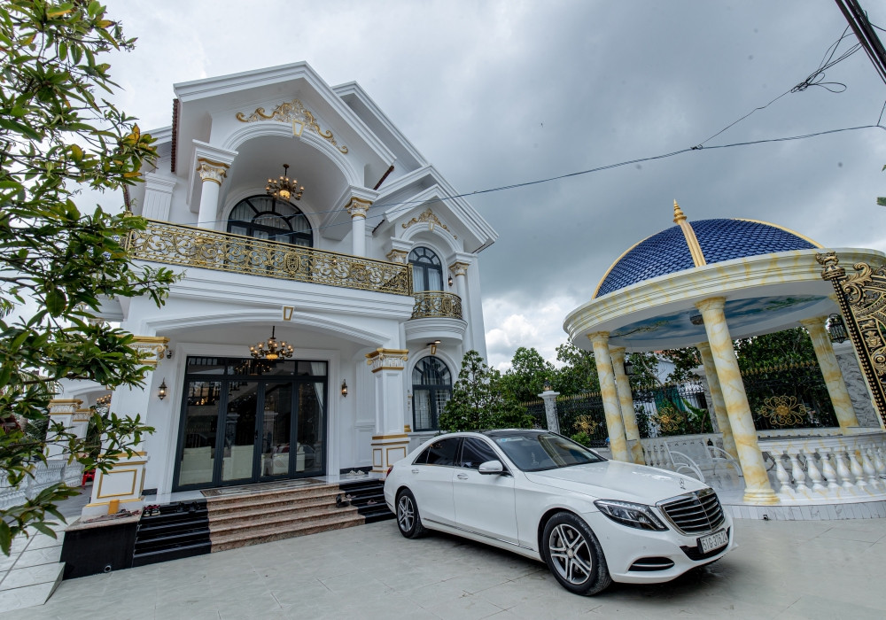Mỹ nh&acirc;n người miền T&acirc;y từ kh&oacute; khăn th&agrave;nh Hoa hậu: X&acirc;y nh&agrave; 10 tỷ b&aacute;o hiếu, chuyện y&ecirc;u đương b&iacute; ẩn- Ảnh 5.