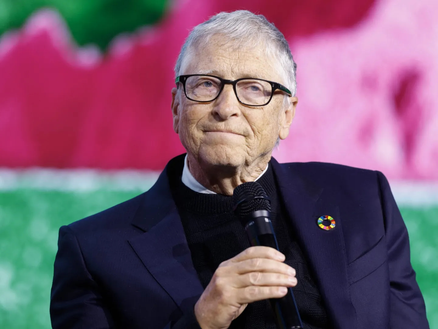 Tỷ phú Bill Gates chỉ ra 4 công việc AI không thể thay thế trong tương lai - Ảnh 1.