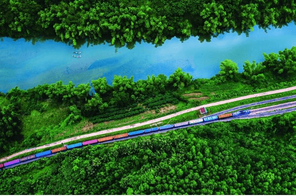 Đ&uacute;ng 7 ng&agrave;y nữa, ch&iacute;nh thức khai trương chuyến t&agrave;u nối liền 2 di sản thế giới tại Việt Nam, giảm gi&aacute; đặc biệt 15% - 50% cho h&agrave;nh tr&igrave;nh 190km độc đ&aacute;o đến hết 2026 - Ảnh 2.