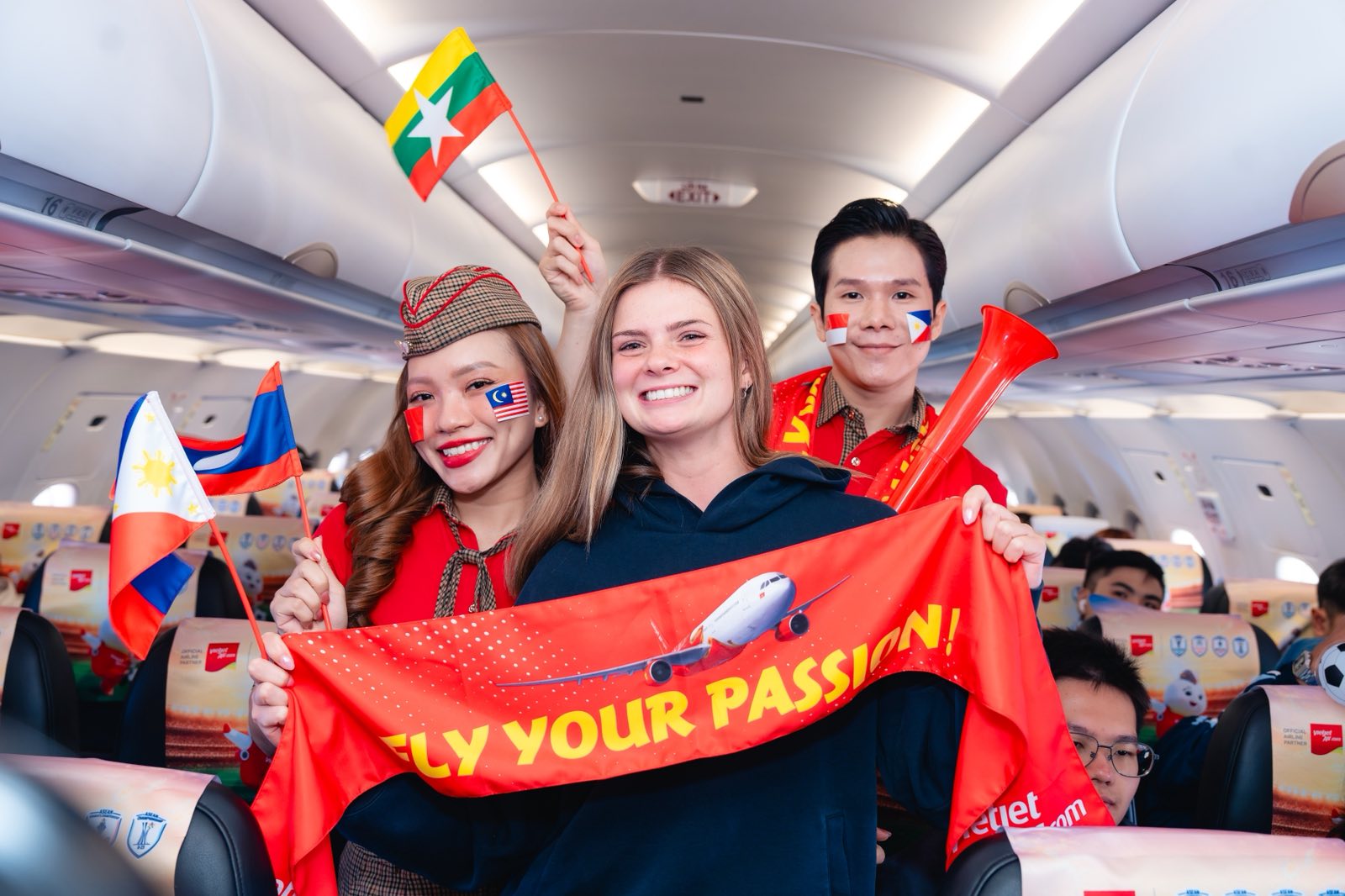 Sẵn sàng lên đường, hòa mình vào trận cầu quyết định ngôi vương ASEAN Cup - Ảnh 6.