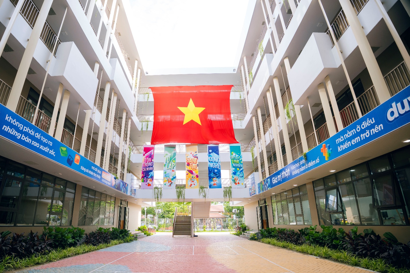 M&atilde;n nh&atilde;n trước những ng&ocirc;i trường &ldquo;nh&agrave; người ta&rdquo;: visual đỉnh cao, ph&ograve;ng học hiện đại đến từng ng&oacute;c ng&aacute;ch! - Ảnh 10.