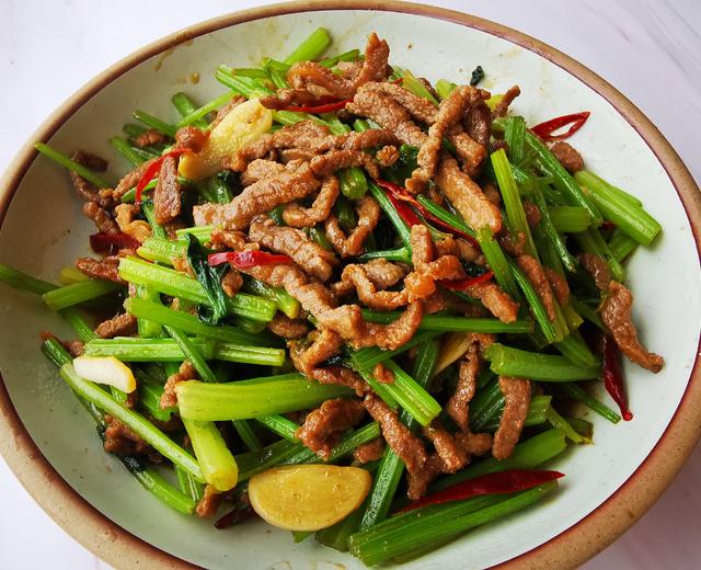 V&agrave;o m&ugrave;a thu, t&ocirc;i thường nấu 4 m&oacute;n ăn gi&agrave;u kali vừa ngon lại dễ, ăn thường xuy&ecirc;n gi&uacute;p nu&ocirc;i dưỡng tỳ vị v&agrave; cải thiện l&agrave;n da - Ảnh 1.