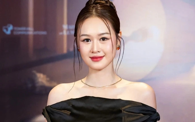 Nữ diễn vi&ecirc;n bị Trấn Th&agrave;nh ch&ecirc; như &ldquo;ma c&acirc;y gầy trơ xương&rdquo;: Giờ l&agrave; cực phẩm visual, body n&eacute;t căng kh&ocirc;ng t&igrave; vết- Ảnh 6.