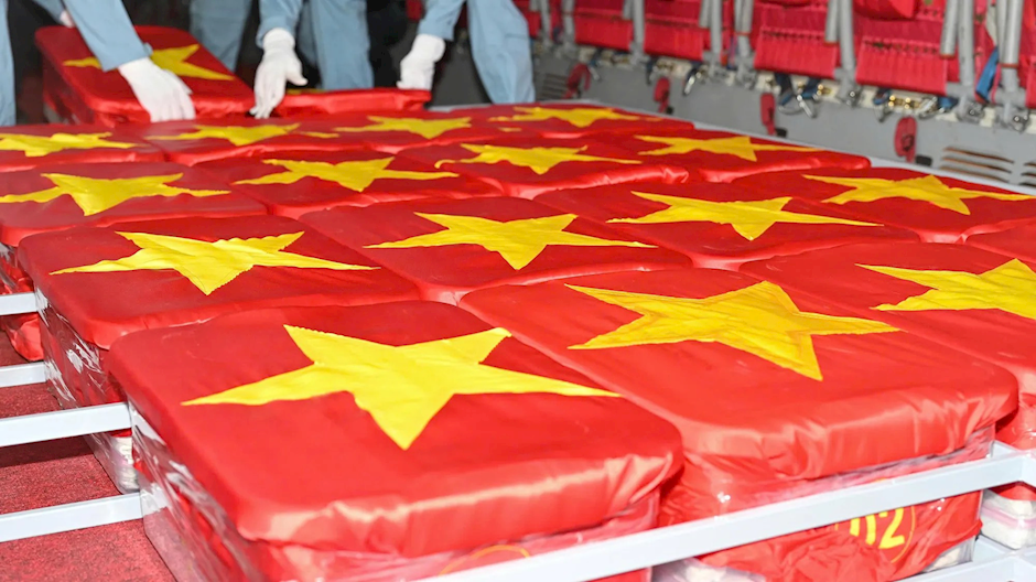 Hôm qua - 21/8, sân bay Tân Sơn Nhất ghi nhận 1 máy bay đặc biệt, mang theo sứ mệnh thiêng liêng cất cánh - Ảnh 3.
