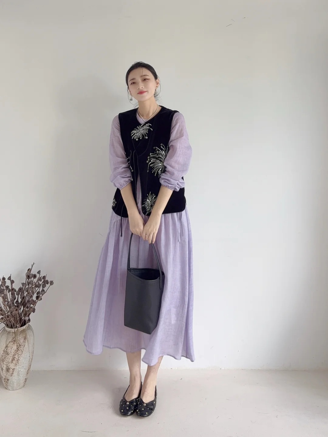 Tủ đồ m&agrave;u t&iacute;m nhạt: Vẻ đẹp dịu d&agrave;ng, thanh lịch nhưng kh&ocirc;ng hề mờ nhạt - Ảnh 2.