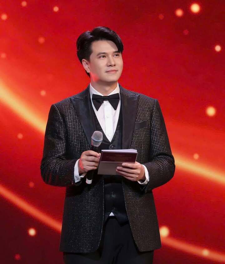 Nam MC được 'chọn mặt gửi v&agrave;ng' dẫn concert quốc gia Tổ Quốc Trong Tim l&agrave; ai?- Ảnh 1.