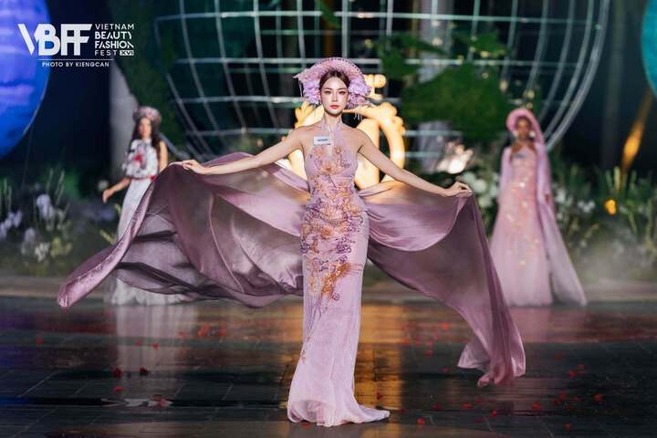Th&agrave;nh t&iacute;ch của Bảo Ngọc sau 2 tuần đại diện Việt Nam thi Miss World 2026- Ảnh 1.
