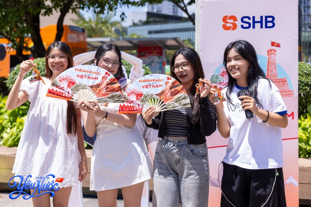 Từ 10h 23/8: Đến booth Fandom Y&ecirc;u Nước, chụp photobooth, săn qu&agrave;, gặp Huỳnh Lập - Puka v&agrave; xem loạt sao hot tr&igrave;nh diễn!- Ảnh 4.