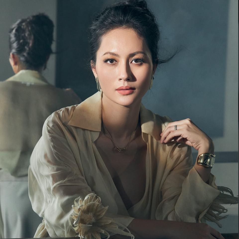 Mỹ nh&acirc;n Vbiz ai nh&igrave;n cũng bảo "kh&ocirc;ng l&agrave; nữ ho&agrave;ng cũng l&agrave; ho&agrave;ng hậu": Sắc đẹp đ&uacute;ng chuẩn ph&uacute; qu&yacute; trời ban- Ảnh 11.