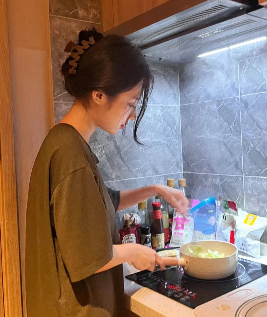 Những m&oacute;n đồ trong tủ lạnh n&oacute;i g&igrave; về c&aacute;ch một người ti&ecirc;u tiền?- Ảnh 2.