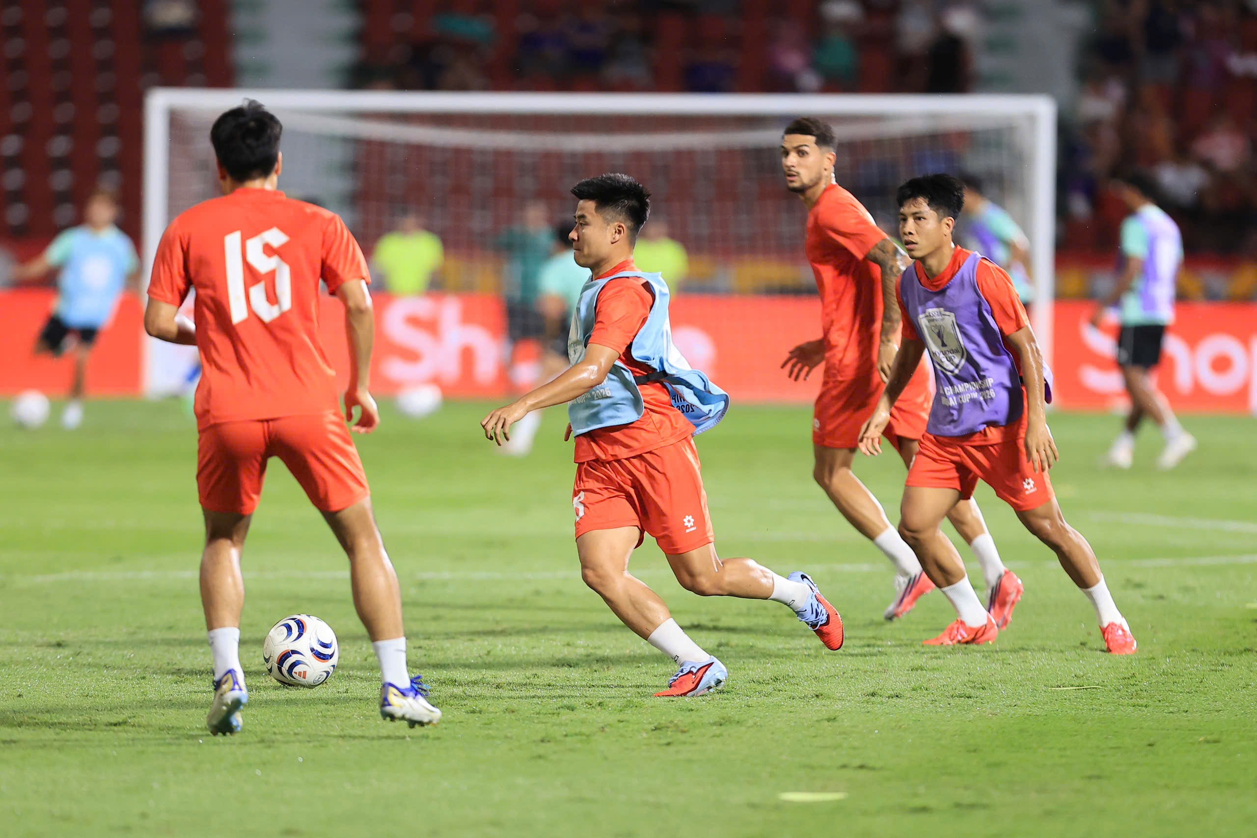 Gallery - Đẳng cấp lên tiếng: ĐT Việt Nam đánh bại Thái Lan 2-0 ngay trên sân khách, chạm 1 tay vào chức vô địch ASEAN Cup - image 10
