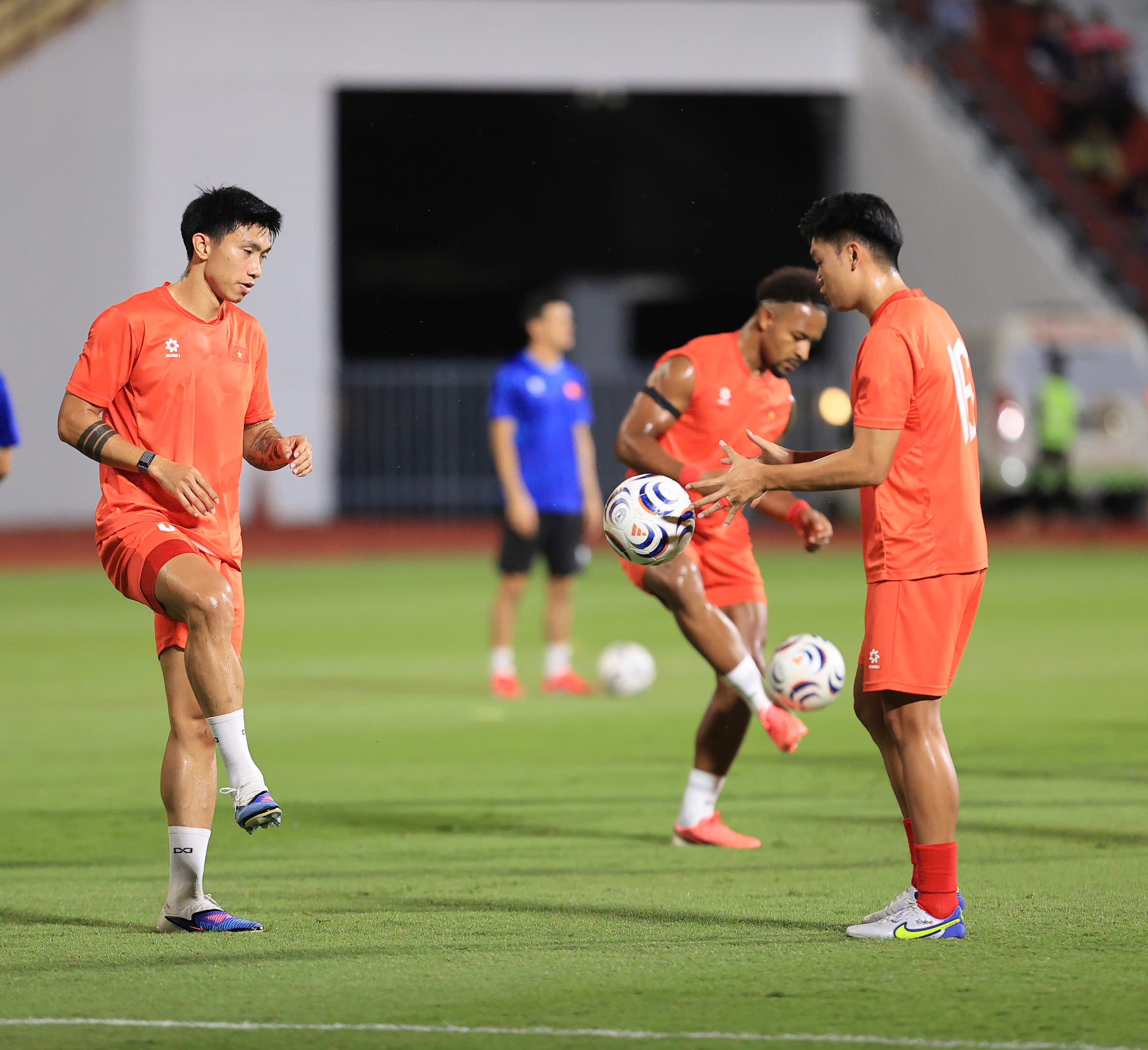 Gallery - Đẳng cấp lên tiếng: ĐT Việt Nam đánh bại Thái Lan 2-0 ngay trên sân khách, chạm 1 tay vào chức vô địch ASEAN Cup - image 12