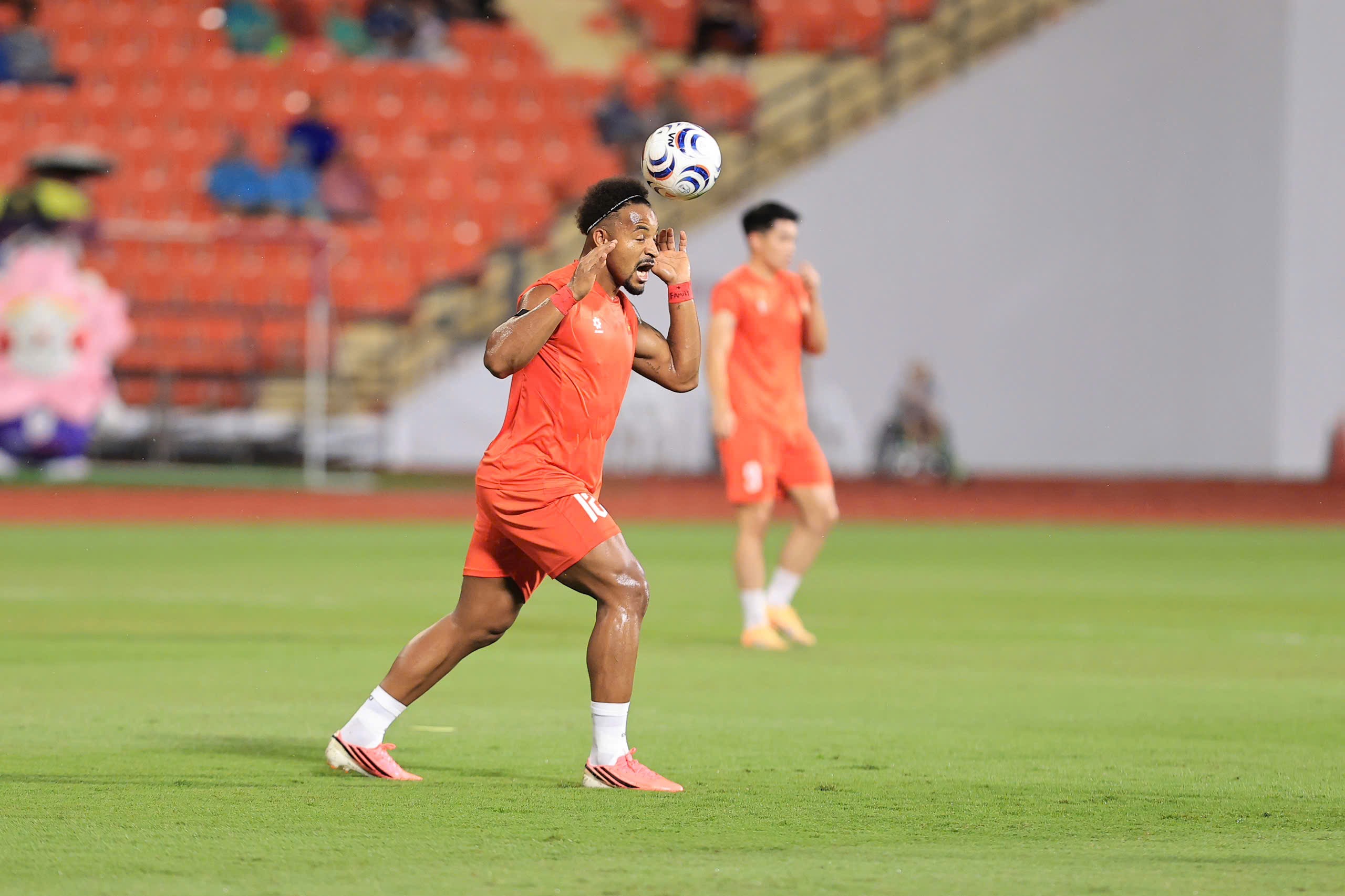 Gallery - Đẳng cấp lên tiếng: ĐT Việt Nam đánh bại Thái Lan 2-0 ngay trên sân khách, chạm 1 tay vào chức vô địch ASEAN Cup - image 14