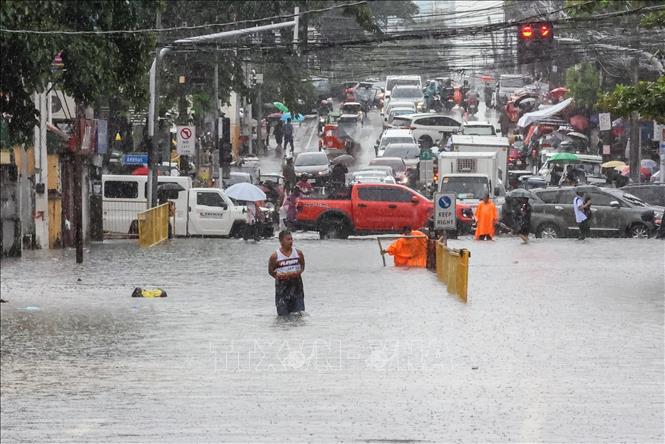 Gần 90 tỉnh, th&agrave;nh ở Philippines tuy&ecirc;n bố t&igrave;nh trạng thảm họa- Ảnh 1.