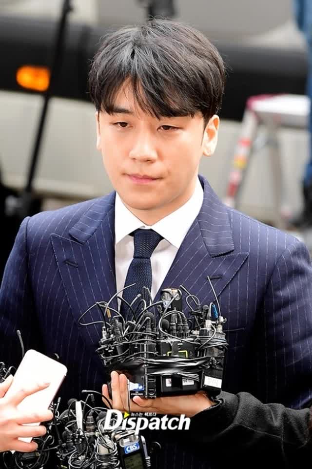 Seungri bất ngờ đến H&agrave; Nội giữa l&uacute;c BIGBANG tưng bừng concert- Ảnh 5.