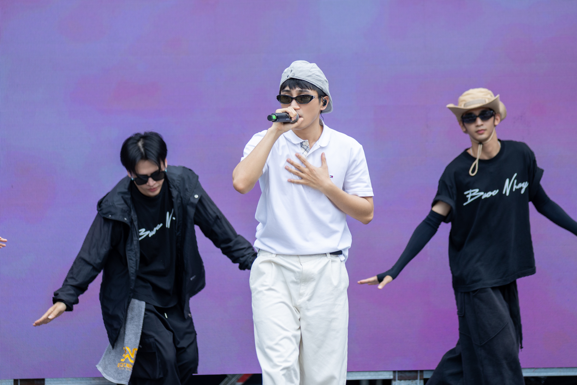 Fandom Y&ecirc;u Nước cực hot: Sơn.K, Ho&agrave;ng T&ocirc;n, S.T Sơn Thạch c&ugrave;ng loạt sao đổ bộ, sẵn s&agrave;ng "quẩy tung n&oacute;c" WeYoung Stage- Ảnh 2.
