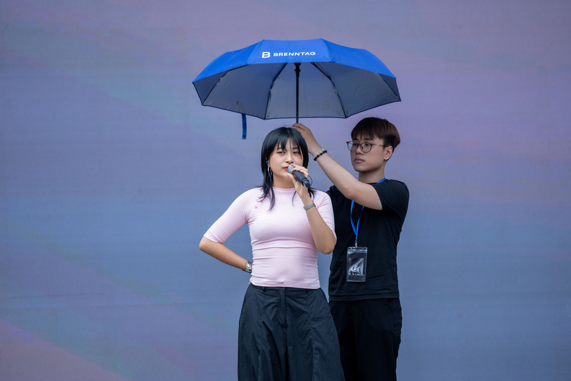 Fandom Y&ecirc;u Nước cực hot: Sơn.K, Ho&agrave;ng T&ocirc;n, S.T Sơn Thạch c&ugrave;ng loạt sao đổ bộ, sẵn s&agrave;ng "quẩy tung n&oacute;c" WeYoung Stage- Ảnh 10.