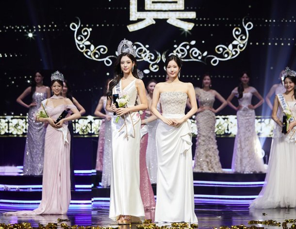 Mỹ nh&acirc;n 2k3 cao 173cm vừa đăng quang Hoa hậu, soi đến gia thế m&agrave; ngỡ ng&agrave;ng!- Ảnh 2.
