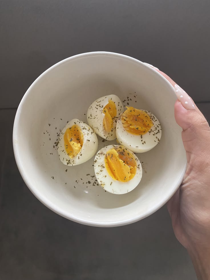 Mẹ 3 con giữ dáng bằng bữa sáng bán đầy ở chợ Việt- Ảnh 2.