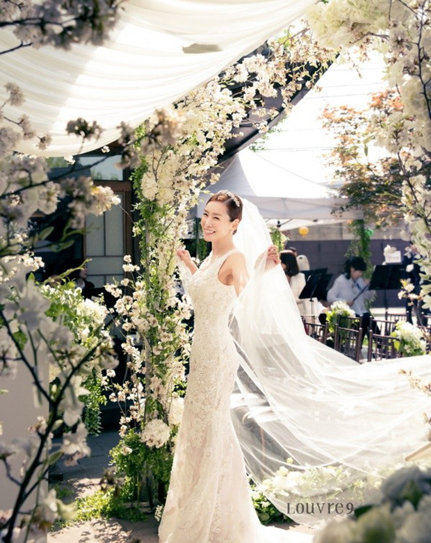 Nữ diễn vi&ecirc;n ai cũng biết mặt &ldquo;dao k&eacute;o&rdquo; hỏng hết mặt, được ch&agrave;ng trai lương 19 tỷ/năm quỳ gối cầu h&ocirc;n sau 30 ng&agrave;y hẹn h&ograve;- Ảnh 3.