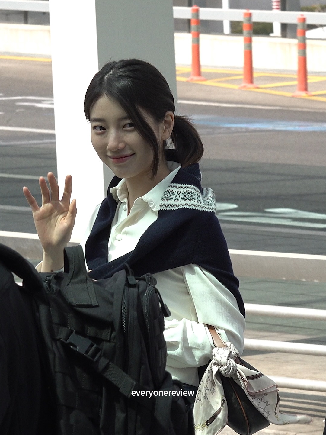 &ldquo;T&igrave;nh đầu quốc d&acirc;n&rdquo; Suzy bị b&oacute;c trần nhan sắc thật sau 16 năm, cả MXH đứng h&igrave;nh- Ảnh 1.