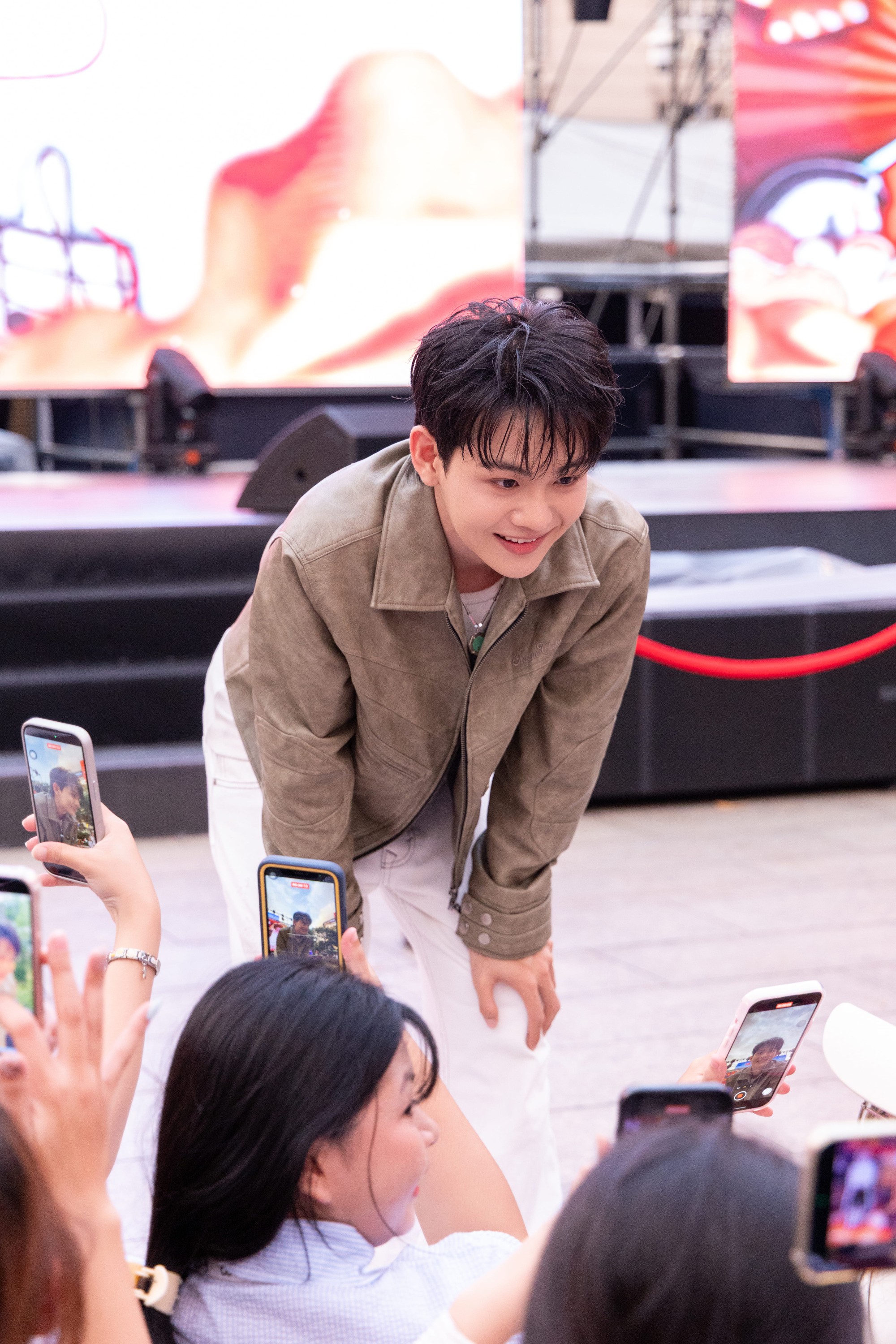 Tổ hợp visual "không điểm chê" tại concert Tổ Quốc Trong Tim: Sơn.K đứng yên cũng gây mê, Cody Nam Võ - TOKI đẹp ngời ngời- Ảnh 15.