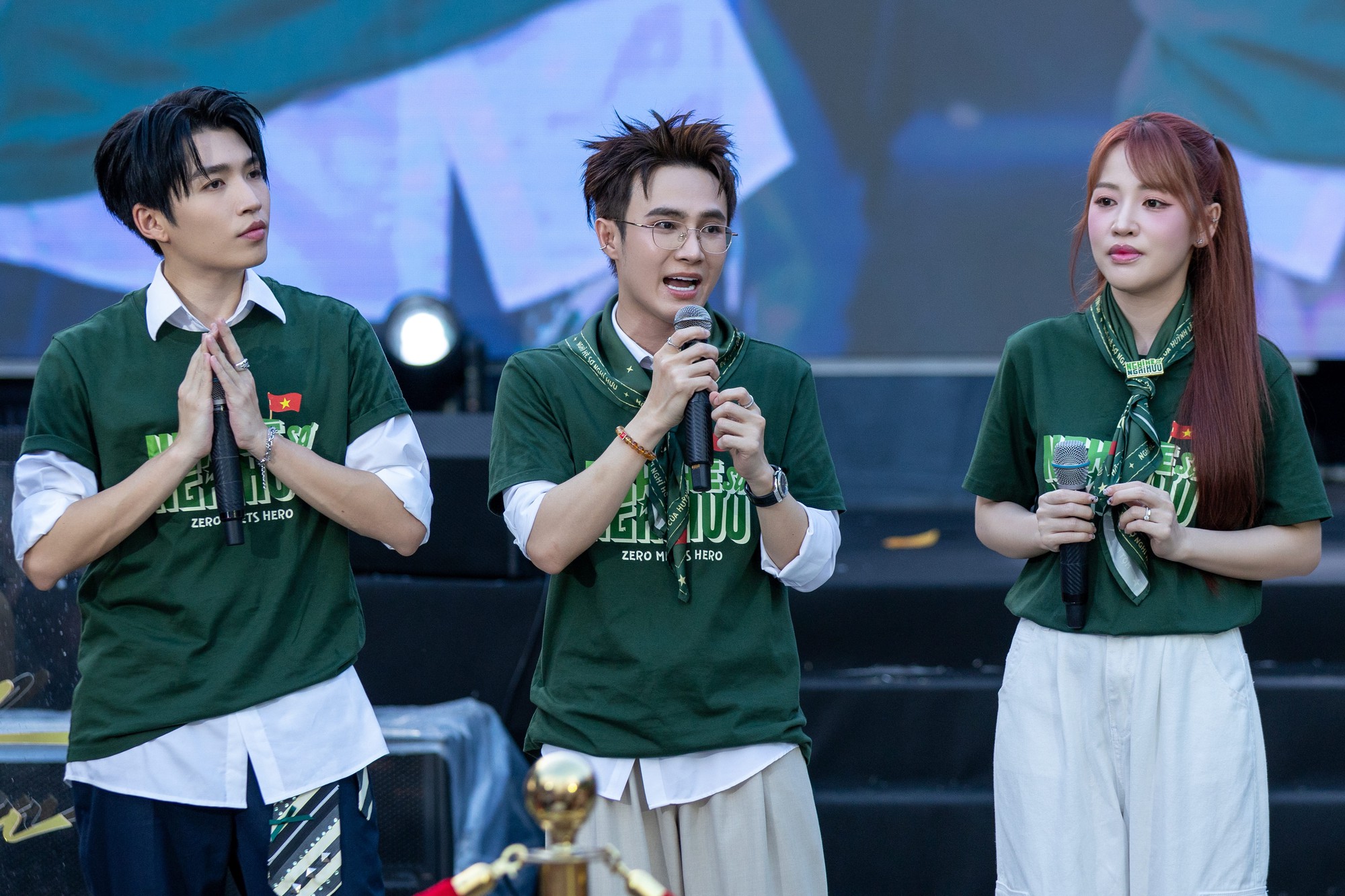 Tổ hợp visual "không điểm chê" tại concert Tổ Quốc Trong Tim: Sơn.K đứng yên cũng gây mê, Cody Nam Võ - TOKI đẹp ngời ngời- Ảnh 6.