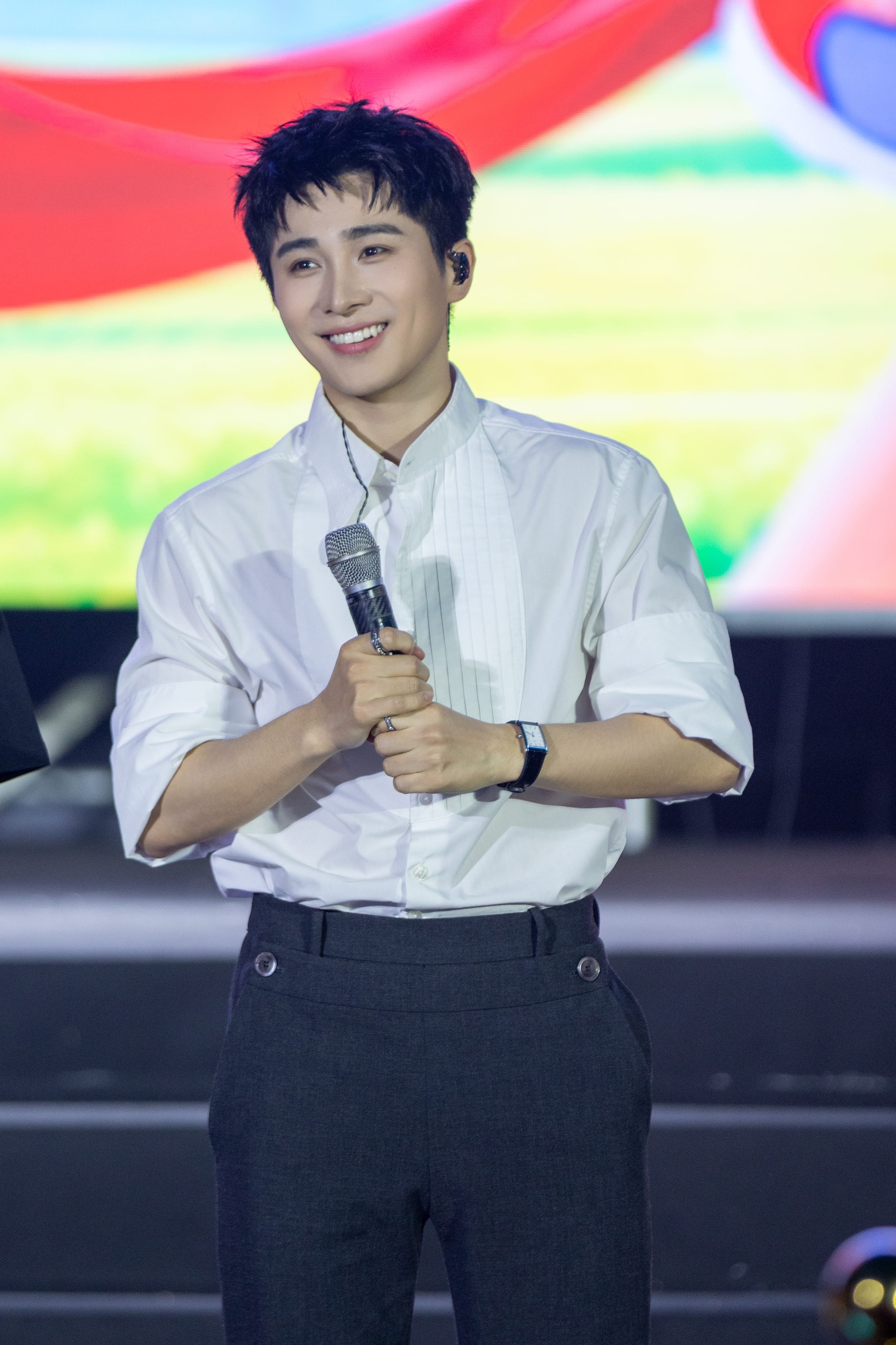 Tổ hợp visual "không điểm chê" tại concert Tổ Quốc Trong Tim: Sơn.K đứng yên cũng gây mê, Cody Nam Võ - TOKI đẹp ngời ngời- Ảnh 1.