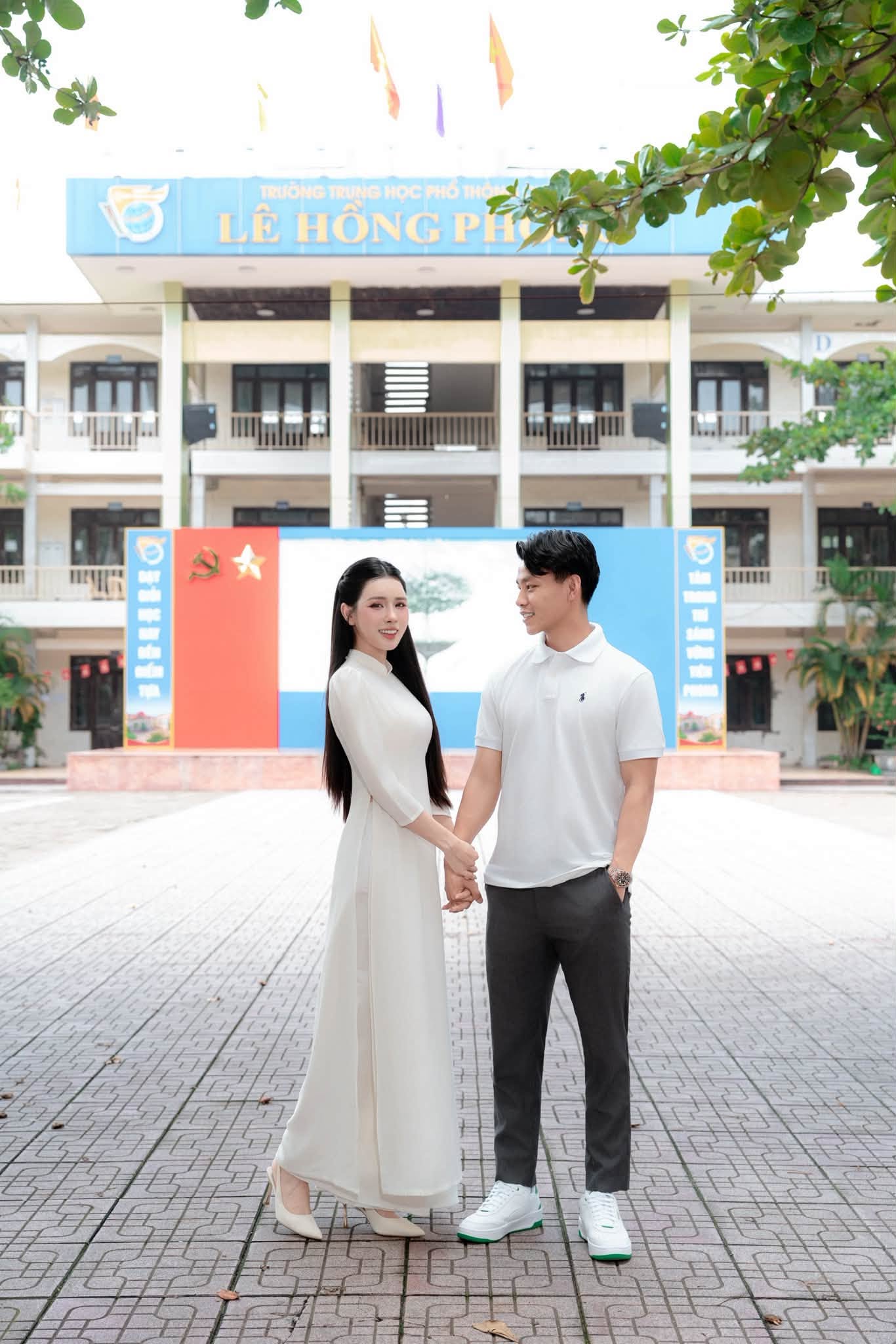 Vợ Văn Thanh tủi thân lên tiếng khi bị nghi ngờ chuyện học Y khoa- Ảnh 1.