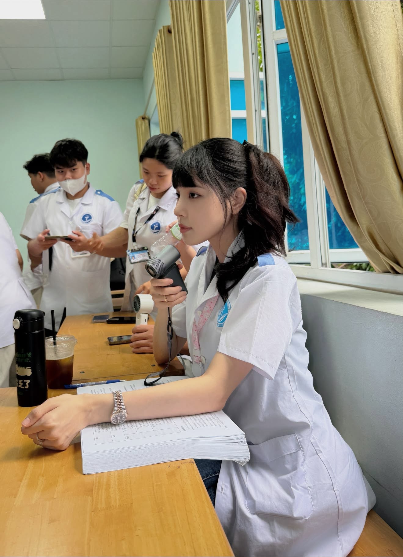 Vợ Văn Thanh tủi thân lên tiếng khi bị nghi ngờ chuyện học Y khoa- Ảnh 2.