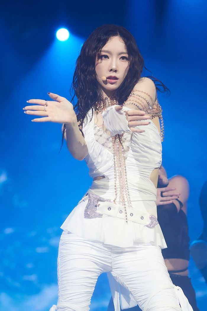 Nữ thần showbiz 20 năm vẫn nổi tiếng chỉ nhờ giọng h&aacute;t, nhan sắc trong veo kh&ocirc;ng hề gi&agrave; đi - Ảnh 15.