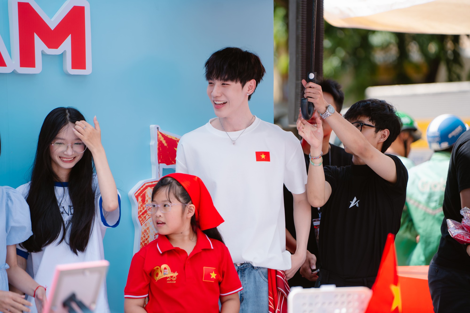 Tổ hợp visual "không điểm chê" tại concert Tổ Quốc Trong Tim: Sơn.K đứng yên cũng gây mê, Cody Nam Võ - TOKI đẹp ngời ngời- Ảnh 11.