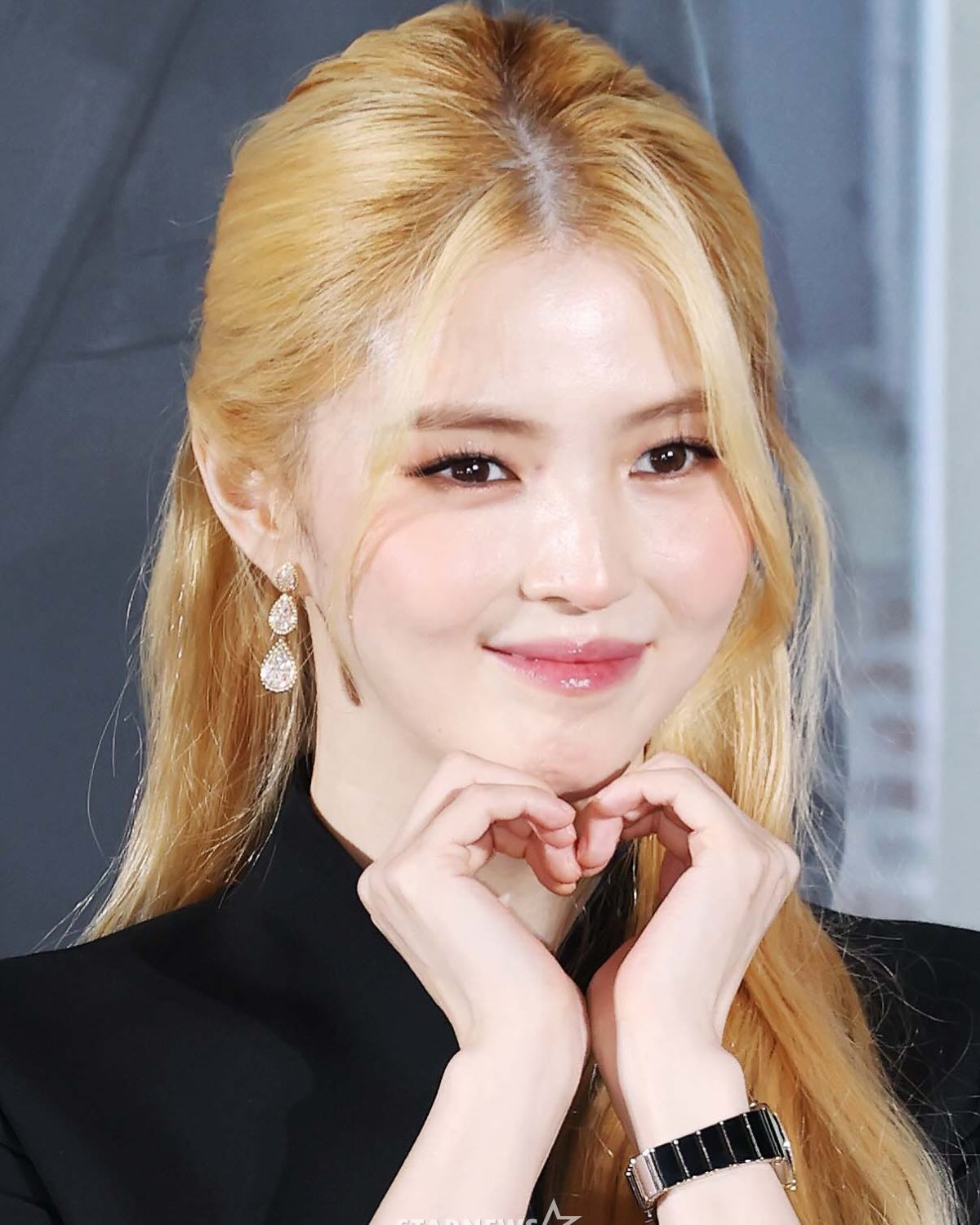 Han So Hee lần đầu xuất hiện sau thay đổi- Ảnh 3.