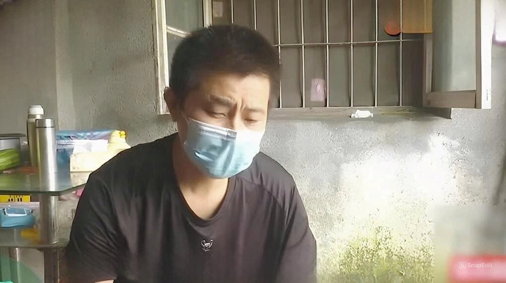 Một chủ cửa h&agrave;ng kinh doanh đ&atilde; chủ động đến cơ quan khai b&aacute;o giao dịch chuyển, c&ocirc;ng an lập tức v&agrave;o cuộc điều tra- Ảnh 1.
