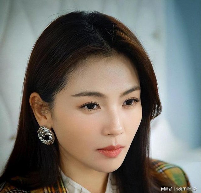 Tiền nhiều để l&agrave;m g&igrave;? N&agrave;ng A Ch&acirc;u Lưu Đ&agrave;o ở tuổi 48 gửi một lời cảnh tỉnh đến phụ nữ sau 45: Đừng tiếp tục &ldquo;cố chịu&rdquo;- Ảnh 4.