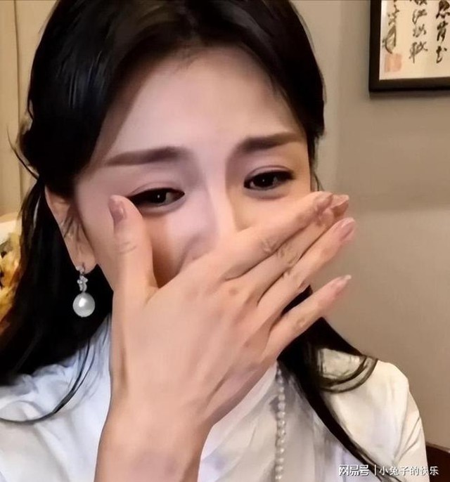Tiền nhiều để l&agrave;m g&igrave;? N&agrave;ng A Ch&acirc;u Lưu Đ&agrave;o ở tuổi 48 gửi một lời cảnh tỉnh đến phụ nữ sau 45: Đừng tiếp tục &ldquo;cố chịu&rdquo;- Ảnh 6.