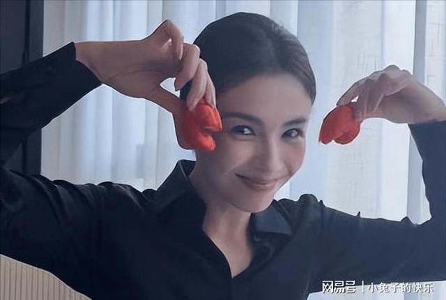 Tiền nhiều để l&agrave;m g&igrave;? N&agrave;ng A Ch&acirc;u Lưu Đ&agrave;o ở tuổi 48 gửi một lời cảnh tỉnh đến phụ nữ sau 45: Đừng tiếp tục &ldquo;cố chịu&rdquo;- Ảnh 5.
