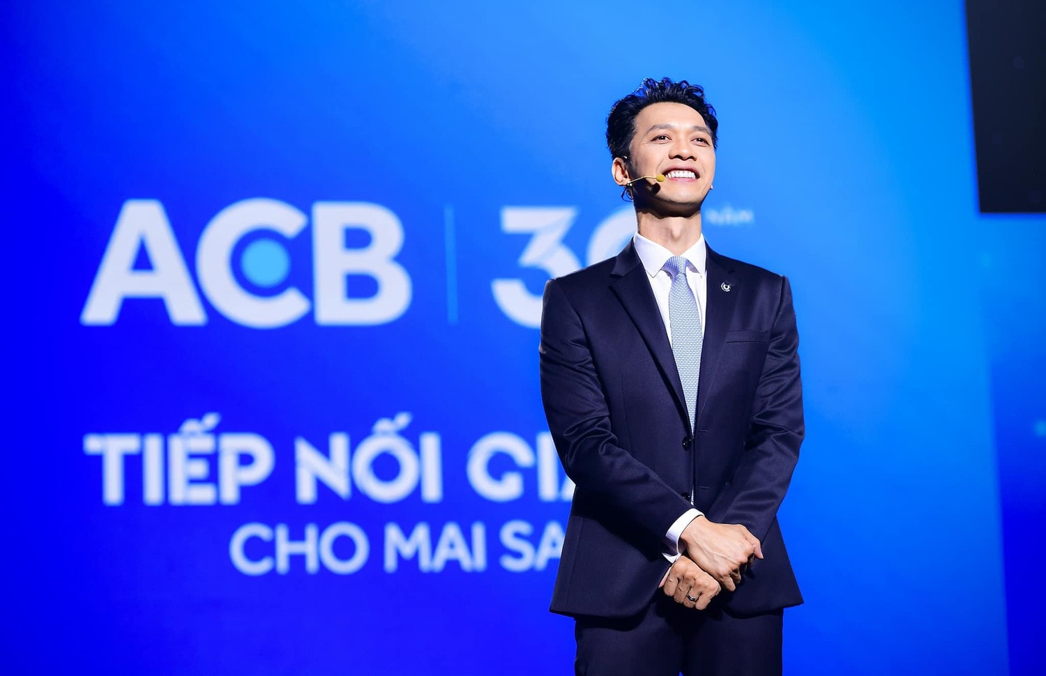 Tổng Gi&aacute;m đốc ACB nhận lương hơn 1 tỷ đồng/th&aacute;ng, Chủ tịch Trần H&ugrave;ng Huy c&oacute; th&ugrave; lao bao nhi&ecirc;u?- Ảnh 1.