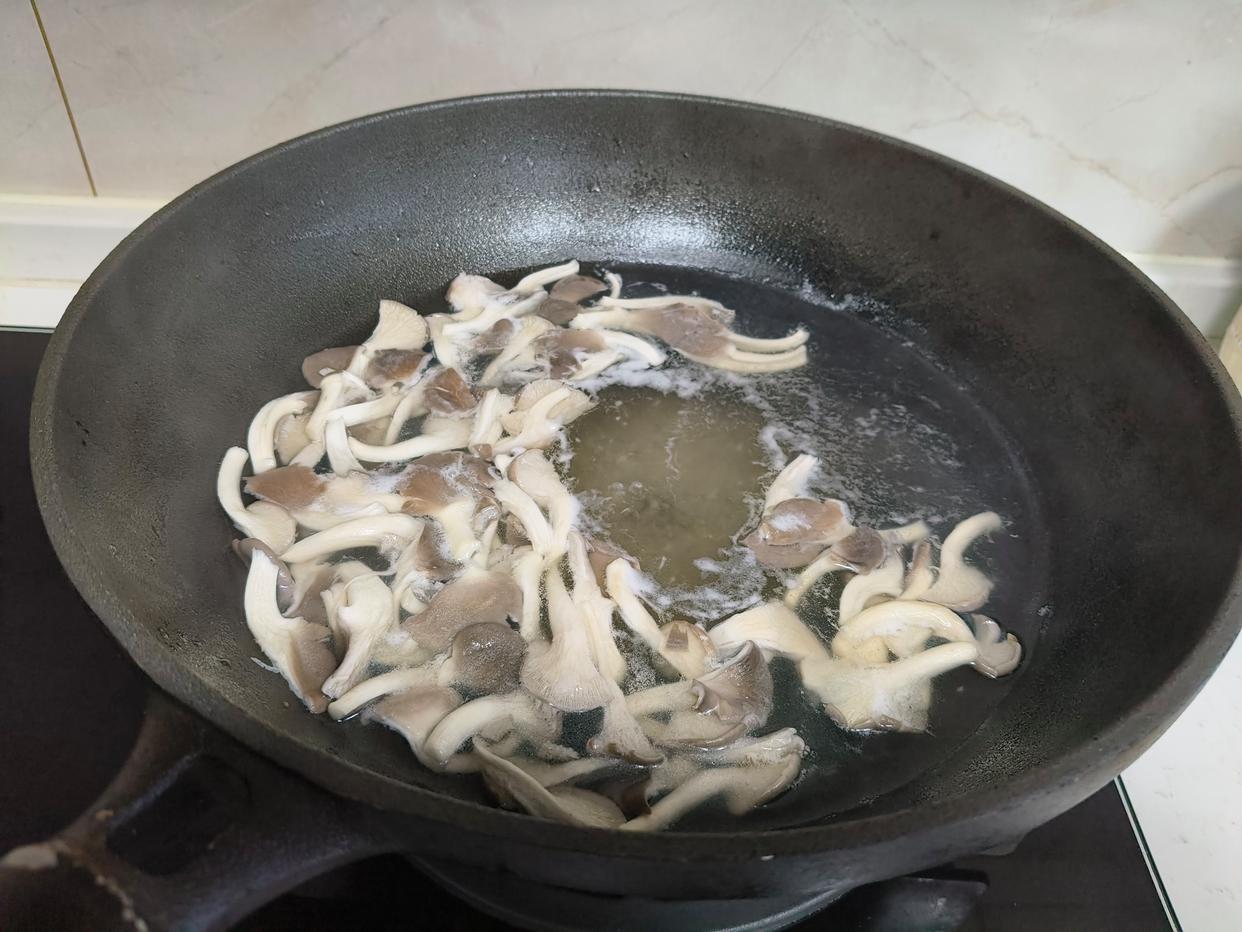 Bữa tối chỉ có 3 món nấu đơn giản mà lại ngon, con trai tôi reo lên: "Ngon tuyệt, con sẽ béo lên mất!"- Ảnh 13.