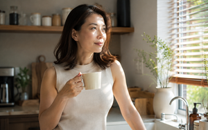 Vóc dáng của Thư Kỳ ở tuổi 50 thật đáng kinh ngạc dù "rất thích ăn uống" nhưng nhìn bữa tối mới biết vì sao cô trẻ trung đến vậy trong nhiều năm- Ảnh 3.